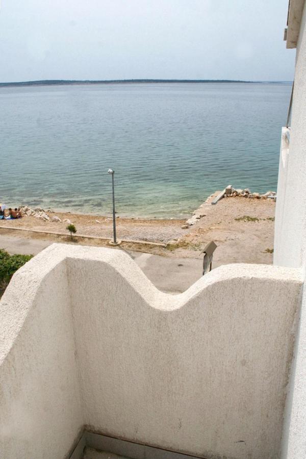 Apartments By The Sea Mandre, Pag - 4093 Колан Екстериор снимка