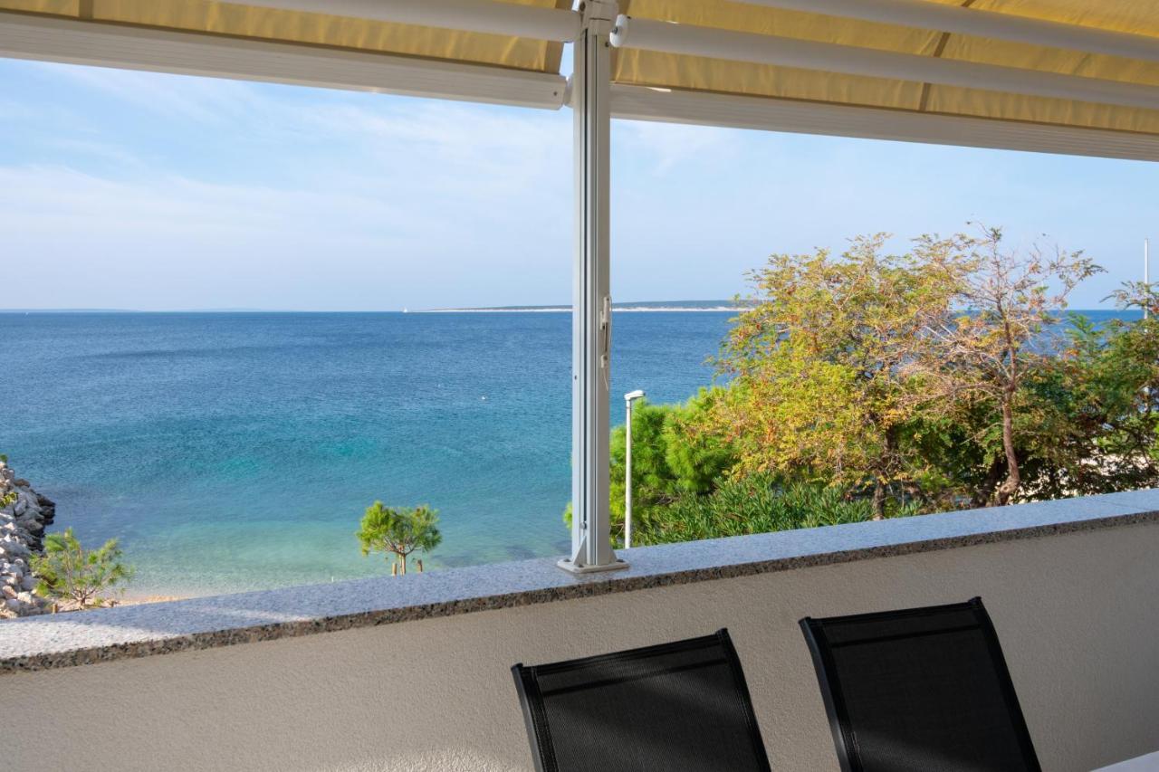 Apartments By The Sea Mandre, Pag - 4093 Колан Екстериор снимка