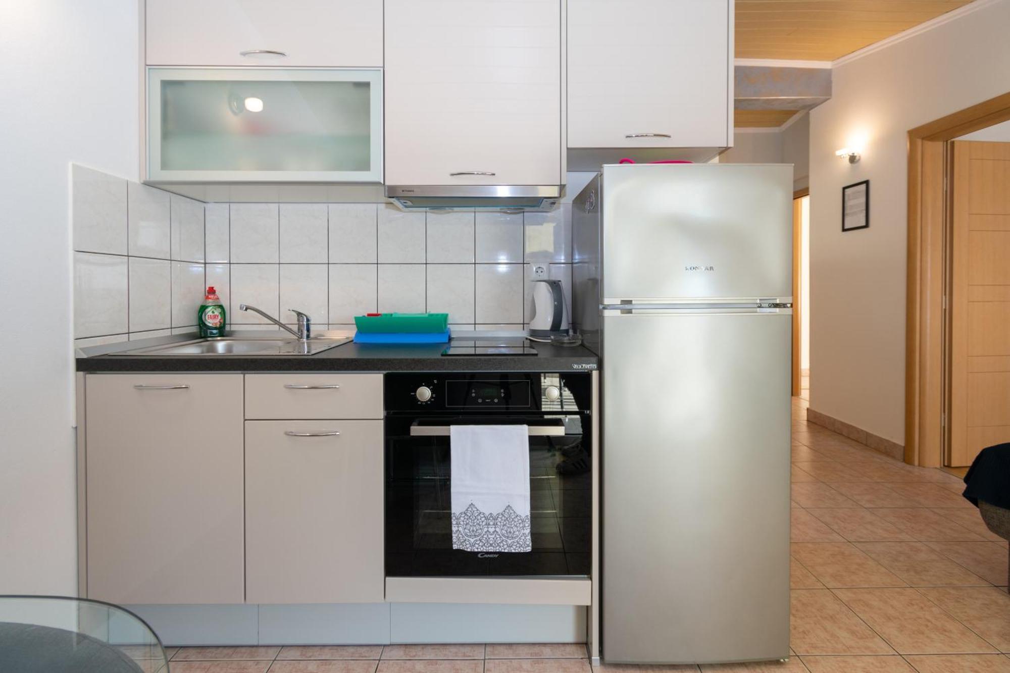 Apartments By The Sea Mandre, Pag - 4093 Колан Стая снимка
